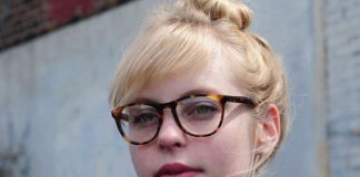 Does It Make Sense to Buy Women’s Glasses Online?