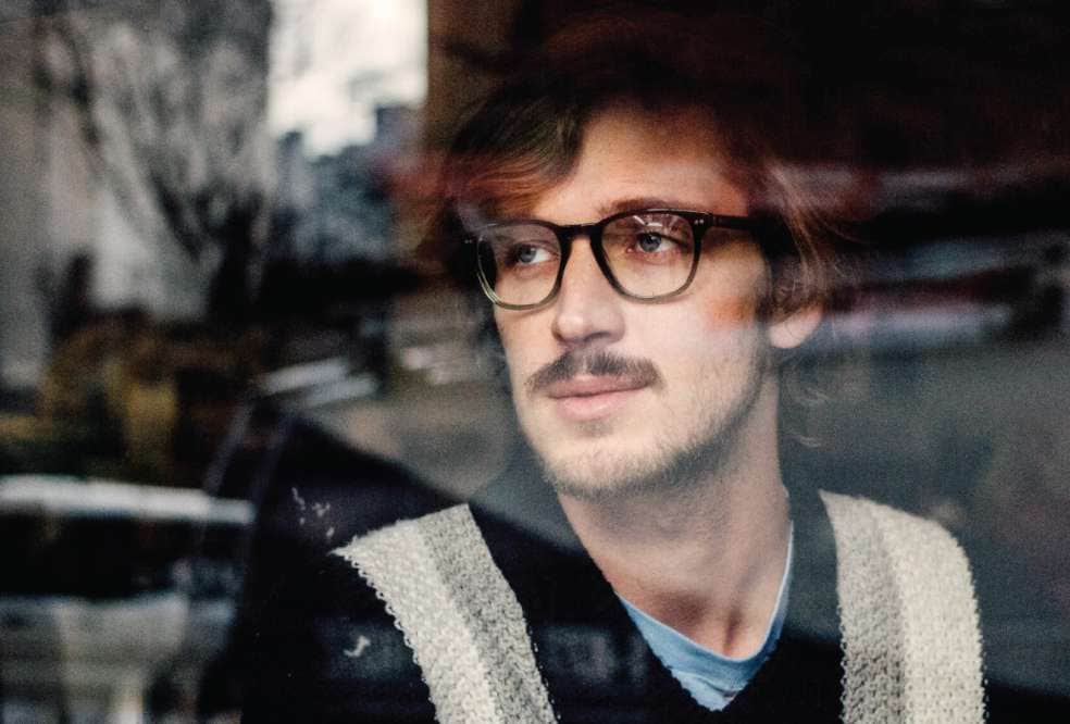 10272_15-SeeingWorldAgainEyeglassesVogue.jpg