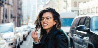 How to Buy Prescription Glasses Online That Help You Stand Out