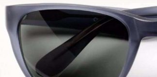 About Vintage 1990s Sunglasses