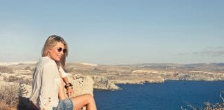 How to Remove Light Scratches from your Glasses or Sunnies