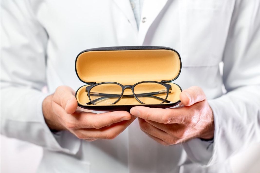 eyeglasses-for-sight-in-the-case
