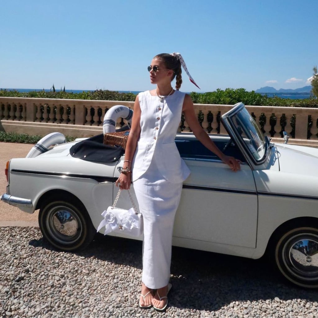 Sofia Richie's beautiful sunglasses and elegant outfit.