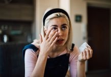 10 Signs of Dry Eyes and How to Treat Them girl-with-teary-eyes