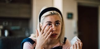 10 Signs of Dry Eyes and How to Treat Them girl-with-teary-eyes