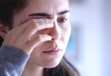 What Causes Eye Discomfort and Soreness? young-woman-with-sore-eyes