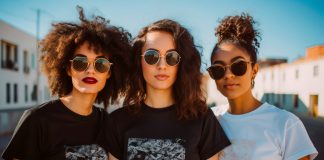Finding Your Look: A Guide to Matching Sunglasses with Your Hairstyle Matching Sunglasses with Your Hairstyle