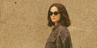 Two Things Zoey Deutch Loves: Retro and Glasses